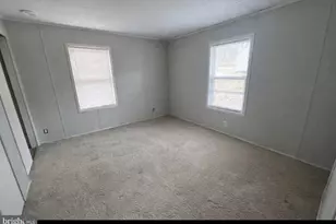 910 Lakeview Dr, Green Lane, PA 18054 - Photo 13