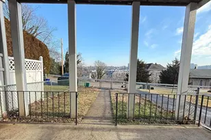 218 Cedar Ave, Conshohocken, PA 19428 - Photo 17