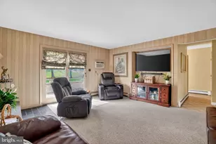 1000 Brookwood Dr, Pottstown, PA 19464 - Photo 7