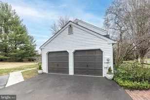 221 Stefan Pl, North Wales, PA 19454 - Photo 3