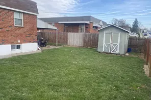 633 Turf Ln, Conshohocken, PA 19428 - Photo 3