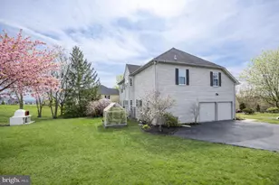 7017 Windswept Ln, Norristown, PA 19403 - Photo 31