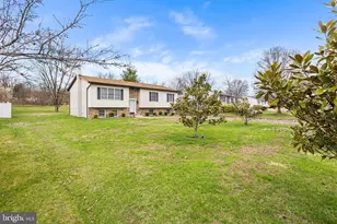 1413 Heather Pl, Pottstown, PA 19464 - Photo 3
