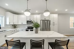 523 Grove St, Bridgeport, PA 19405 - Photo 3