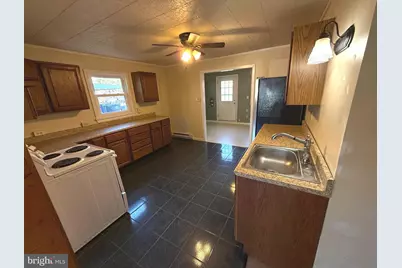 321 W Chestnut Street, Pottstown, PA 19464 - Photo 7