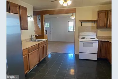 321 W Chestnut Street, Pottstown, PA 19464 - Photo 5