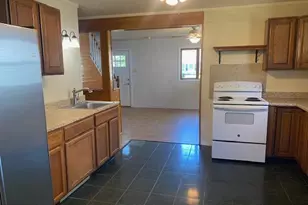 321 W Chestnut St, Pottstown, PA 19464 - Photo 5