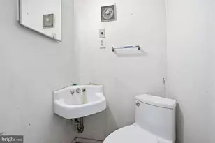 514 Fitzwatertown Rd, Willow Grove, PA 19090 - Photo 11