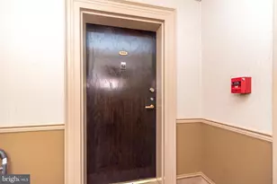 10204 Valley Forge Cir, King of Prussia, PA 19406 - Photo 5