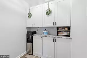 22 Fitzwatertown Rd, Willow Grove, PA 19090 - Photo 23