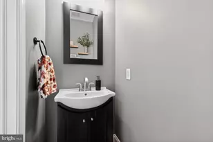 1 Coventry Ct, Conshohocken, PA 19428 - Photo 25