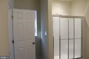 201 Hampton Ct, Harleysville, PA 19438 - Photo 7