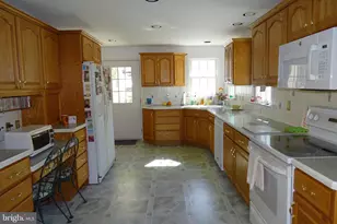 941 Cedar Rd, Schwenksville, PA 19473 - Photo 15