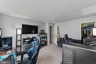 2062 Berkeley Dr, Pennsburg, PA 18073 - Photo 13