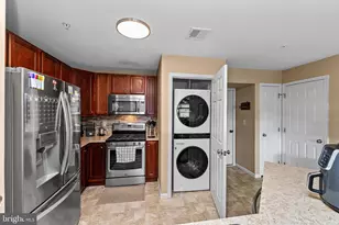2062 Berkeley Dr, Pennsburg, PA 18073 - Photo 7