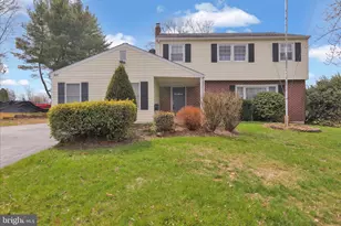 324 Bow Ln, Gilbertsville, PA 19525 - Photo 3