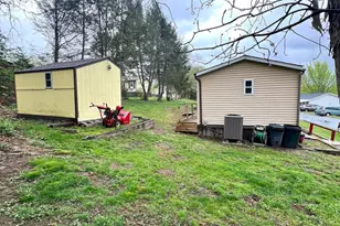 808 Holly Dr, Green Lane, PA 18054 - Photo 11