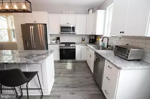 912 Ford St, Bridgeport, PA 19405 - Photo 11