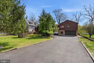 13 W Indian Ln, Norristown, PA 19403 - Photo 3