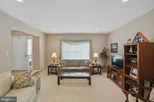 1704 Smedley Ct, Maple Glen, PA 19002 - Photo 3