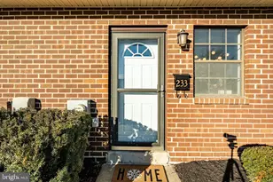 233 Holly Dr, King of Prussia, PA 19406 - Photo 3