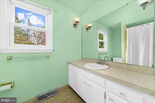 552 Woodward Dr, Huntingdon Valley, PA 19006 - Photo 7