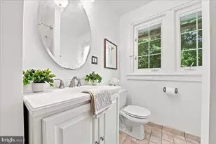2 Chestnut Ave, Narberth, PA 19072 - Photo 25