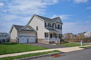 2232 Sunnyvale Dr, Pennsburg, PA 18073 - Photo 3