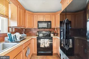 327 E 9th Ave, Conshohocken, PA 19428 - Photo 9