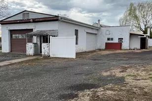 301 Penn St, Pennsburg, PA 18073 - Photo 1