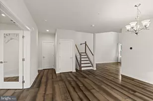 33 Tamarack Cir, Norristown, PA 19403 - Photo 3