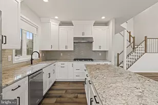 33 Tamarack Cir, Norristown, PA 19403 - Photo 13