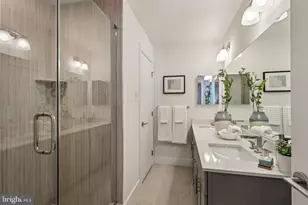 956 Riverplace Dr, Conshohocken, PA 19428 - Photo 31