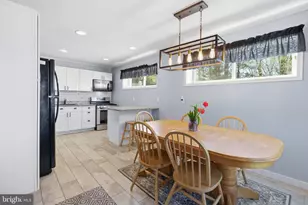 18 Abbeyview Ave, Willow Grove, PA 19090 - Photo 7