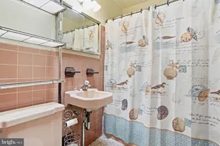 1809 New Hope St, Norristown, PA 19401 - Photo 15