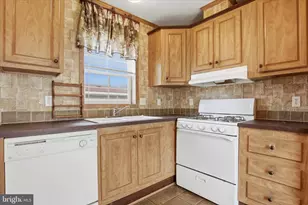 77 Ivy Cir, Norristown, PA 19403 - Photo 11