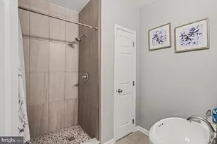 2106 Peregrine Cir, Norristown, PA 19403 - Photo 37