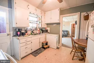 82 Main St, Pennsburg, PA 18073 - Photo 25