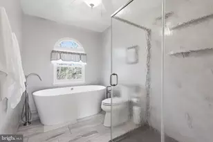 327 Abbey Ln, Lansdale, PA 19446 - Photo 29