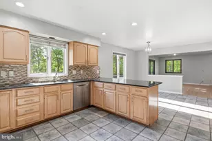 4908 Martha Ln, Schwenksville, PA 19473 - Photo 9
