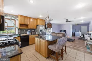 2128 Sunnyside Ave, Pottstown, PA 19464 - Photo 3
