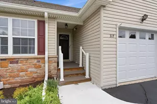 317 Jefferson Ct, Royersford, PA 19468 - Photo 3