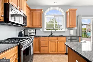 321 Summer Grove Ln, Pottstown, PA 19464 - Photo 7