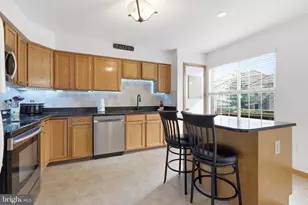 379 Pondview Dr, Harleysville, PA 19438 - Photo 9