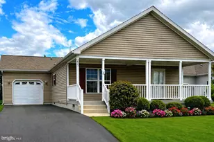 423 Honeysuckle Ln, Blue Bell, PA 19422 - Photo 1