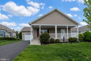 423 Honeysuckle Ln, Blue Bell, PA 19422 - Photo 3