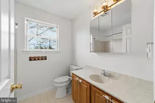 201 Shirley Ln, Pennsburg, PA 18073 - Photo 17