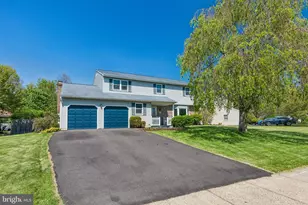 1375 Downing Dr, Hatfield, PA 19440 - Photo 1