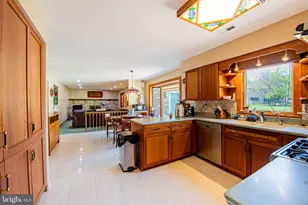 1025 Carriage Ln, Blue Bell, PA 19422 - Photo 9