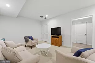 2030 Julia Dr, Conshohocken, PA 19428 - Photo 31